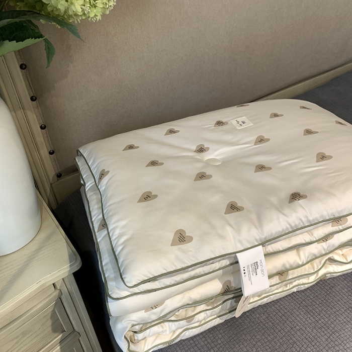 91家纺网 家纺一手货源 找家纺 汇庭 2022新品天丝棉四季被 摩卡爱心