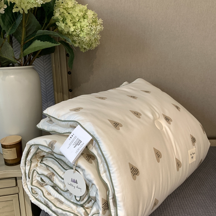 91家纺网 家纺一手货源 找家纺 汇庭 2022新品天丝棉四季被 摩卡爱心