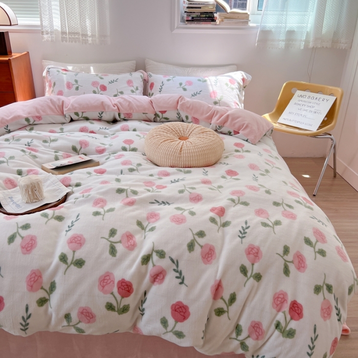 91家纺网 家纺一手货源 找家纺 柚子 2022新款花卉系列230克韩系高端牛奶绒四件套 简依