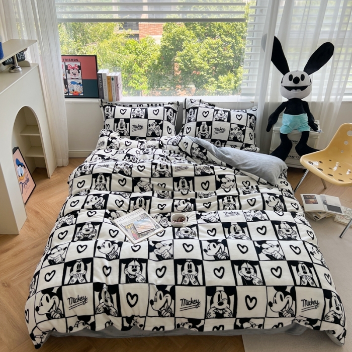 91家纺网 家纺一手货源 找家纺 柚子 2022新款迪士尼专版授权牛奶绒四件套 米奇九连拍