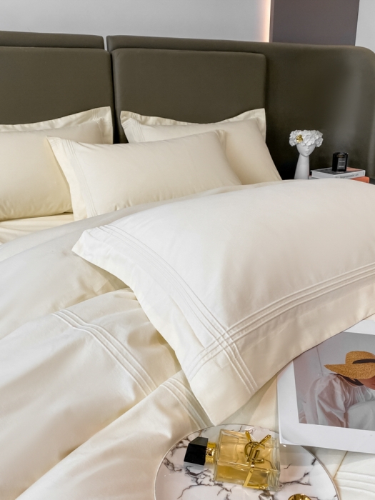 91家纺网 家纺一手货源 找家纺 安妮2022新款轻奢赫本加厚全棉磨毛四件套 赫本奶油白