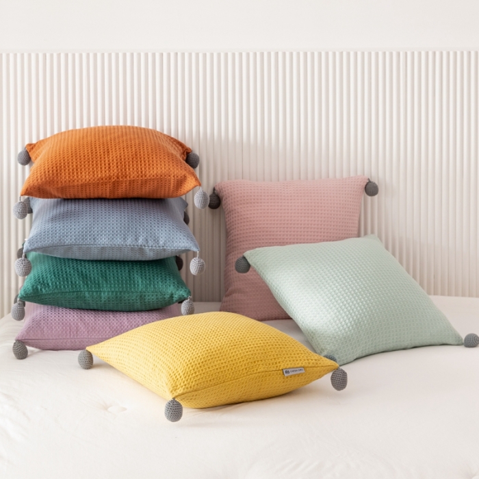 91家纺网 家纺一手货源 找家纺 美茉家居 2022新款韩式华夫格球球抱枕 紫色