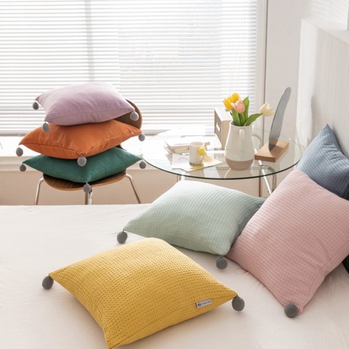 91家纺网 家纺一手货源 找家纺 美茉家居 2022新款韩式华夫格球球抱枕 粉色