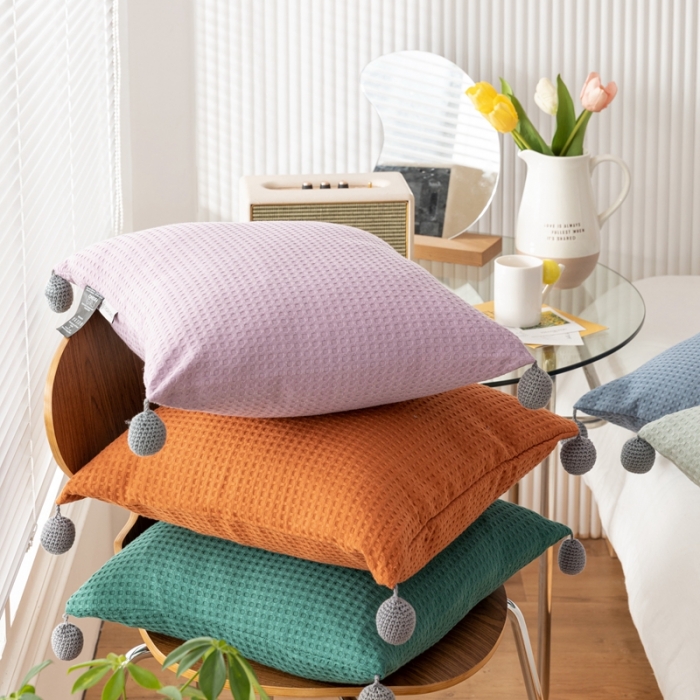 91家纺网 家纺一手货源 找家纺 美茉家居 2022新款韩式华夫格球球抱枕 粉色