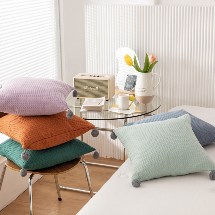 91家纺网 家纺一手货源 找家纺 美茉家居 2022新款韩式华夫格球球抱枕 浅绿