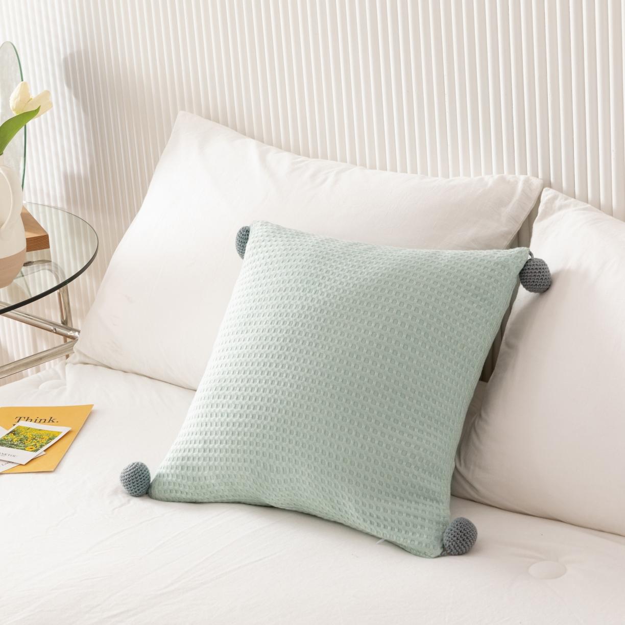91家纺网 家纺一手货源 找家纺 美茉家居 2022新款韩式华夫格球球抱枕 浅绿