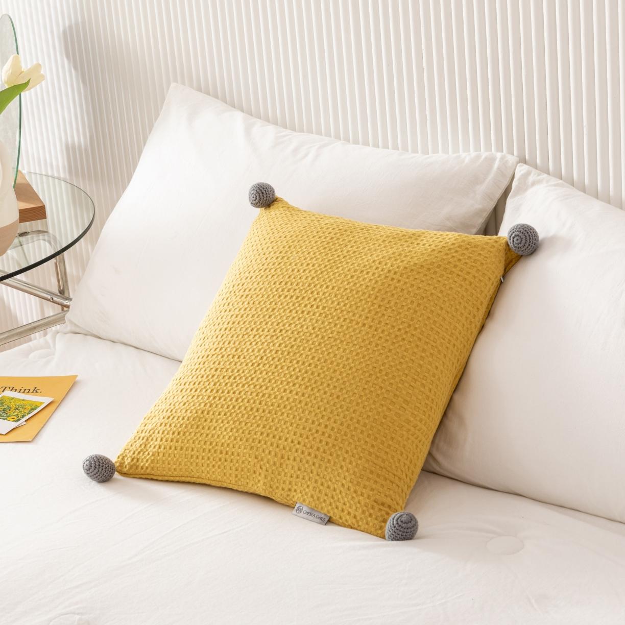 91家纺网 家纺一手货源 找家纺 美茉家居 2022新款韩式华夫格球球抱枕 黄色