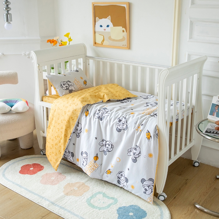 91家纺网 家纺一手货源 找家纺 小芽 迪士尼正版授权全棉幼儿园三件套 遨游米奇