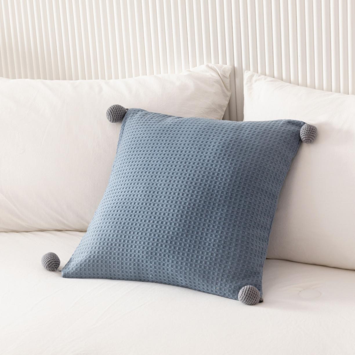91家纺网 家纺一手货源 找家纺 美茉家居 2022新款韩式华夫格球球抱枕 湖蓝
