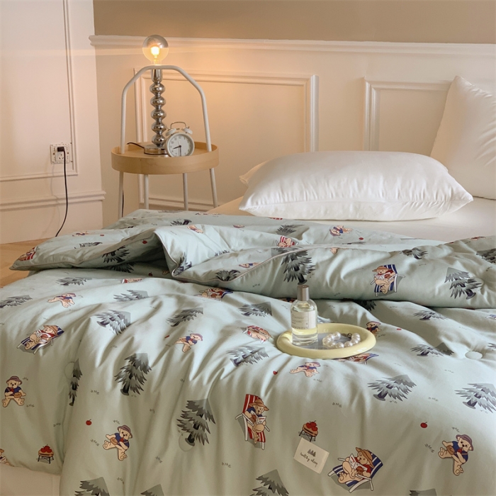 91家纺网 家纺一手货源 找家纺 汇庭 2022新款60s数码印花春秋被 沙滩熊