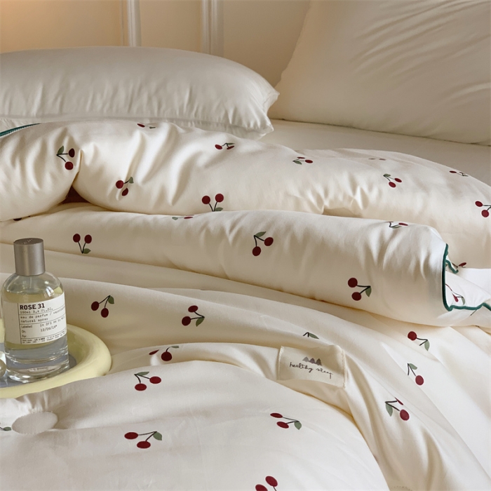 91家纺网 家纺一手货源 找家纺 汇庭 2022新款60s数码印花春秋被 小樱桃