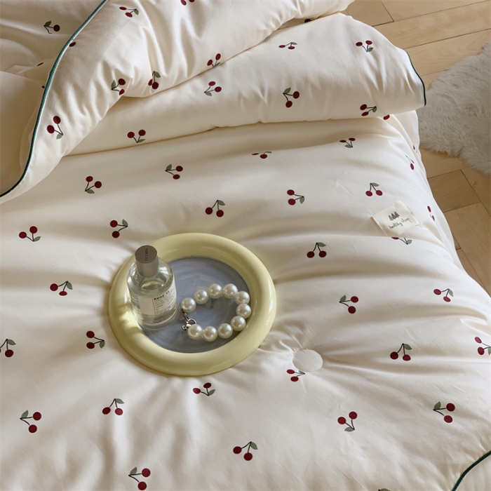 91家纺网 家纺一手货源 找家纺 汇庭 2022新款60s数码印花春秋被 小樱桃