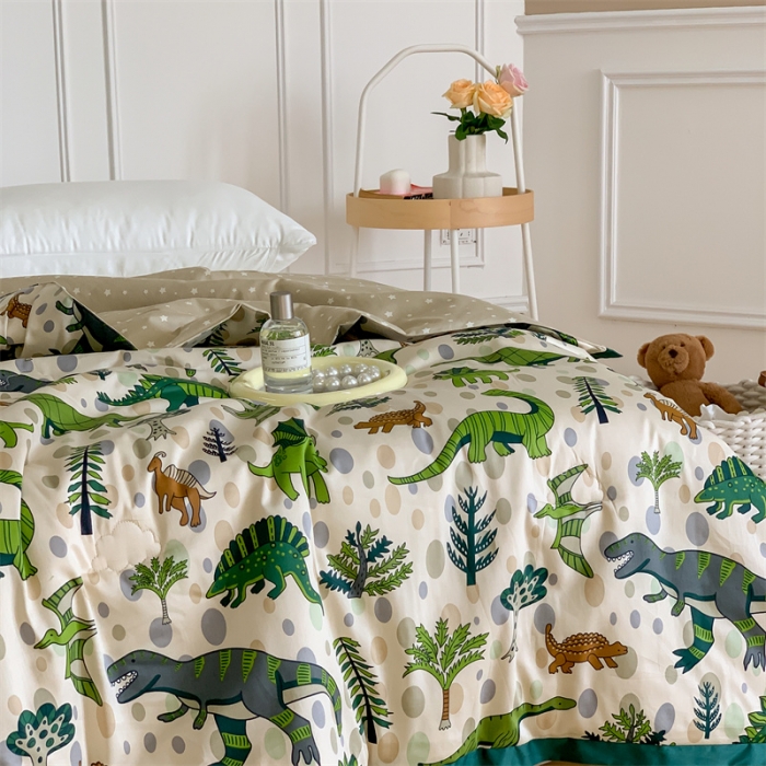 91家纺网 家纺一手货源 找家纺 汇庭 2022新款60s数码印花春秋被 恐龙森林