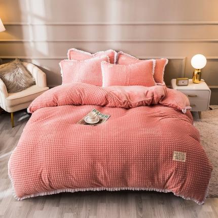 91家纺网 家纺一手货源 找家纺 （总）印季家纺 2024新款浮雕绒牛奶花边四件套