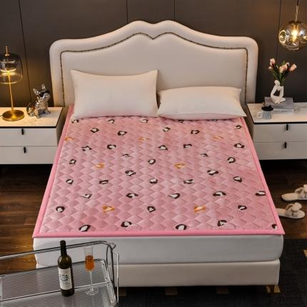 91家纺网 家纺一手货源 找家纺 索弗莱 2022新款 加厚宽边牛奶绒床垫 恐龙