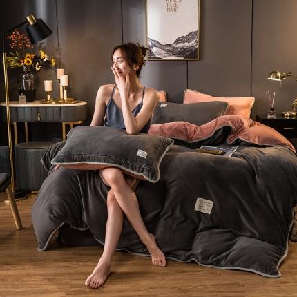 91家纺网 家纺一手货源 找家纺 （总）印季家纺 2024新款牛奶绒纯色包边四件套