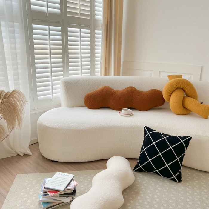 91家纺网 家纺一手货源 找家纺 美茉 2022新款泰迪绒异形抱枕 姜黄（弯弯一个）