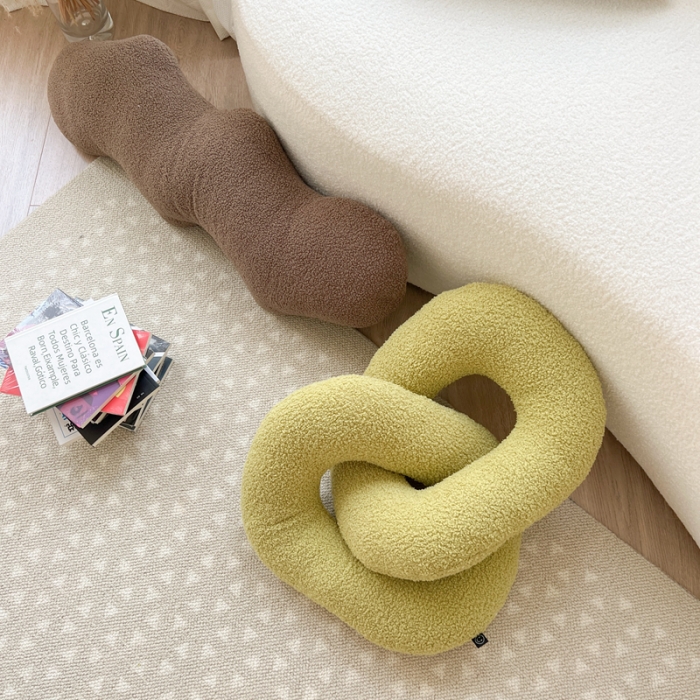 91家纺网 家纺一手货源 找家纺 美茉 2022新款泰迪绒异形抱枕 抹茶（恋环一个）