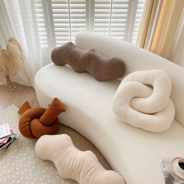 91家纺网 家纺一手货源 找家纺 美茉 2022新款泰迪绒异形抱枕 灰咖（扭扭一个）