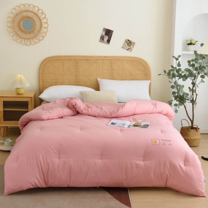 91家纺网 家纺一手货源 找家纺 德芙素色简约日式水洗棉被芯整张仿丝棉春秋被保暖冬被包质检 波尔多红Bordeaux Red