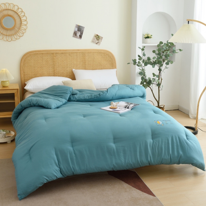 91家纺网 家纺一手货源 找家纺 德芙素色简约日式水洗棉被芯整张仿丝棉春秋被保暖冬被包质检 墨绿色Blackish Green