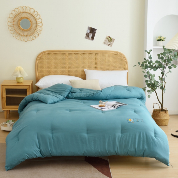 91家纺网 家纺一手货源 找家纺 德芙素色简约日式水洗棉被芯整张仿丝棉春秋被保暖冬被包质检 墨绿色Blackish Green