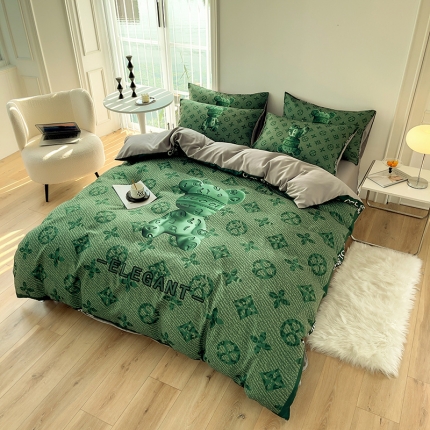 91家纺网 家纺一手货源 找家纺 总色鬼布艺2023潮牌磨毛四件套差边球套件磨毛印花四件套熊头