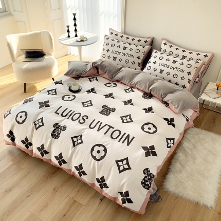 91家纺网 家纺一手货源 找家纺 总色鬼布艺2023潮牌磨毛四件套差边球套件磨毛印花四件套熊头