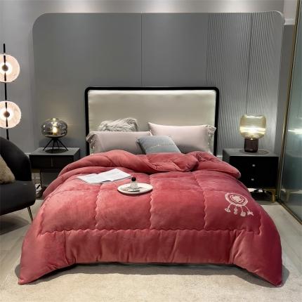 91家纺网 家纺一手货源 找家纺 兄弟坊2022新款牛奶绒纯色刺绣冬被-玫瑰系列 玫瑰-铁锈红