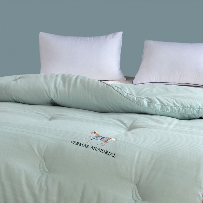 91家纺网 家纺一手货源 找家纺 薇玛仕 2023新款A类母婴抗菌绣花大豆被冬被 水蓝