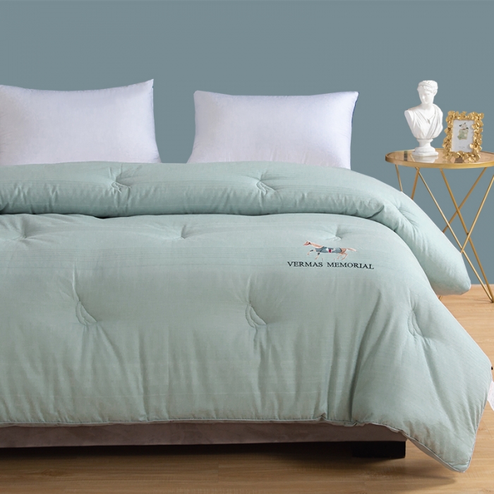 91家纺网 家纺一手货源 找家纺 薇玛仕 2023新款A类母婴抗菌绣花大豆被冬被 水蓝