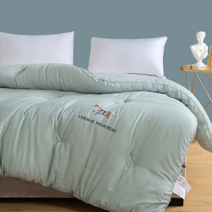 91家纺网 家纺一手货源 找家纺 薇玛仕 2023新款A类母婴抗菌绣花大豆被冬被 水蓝