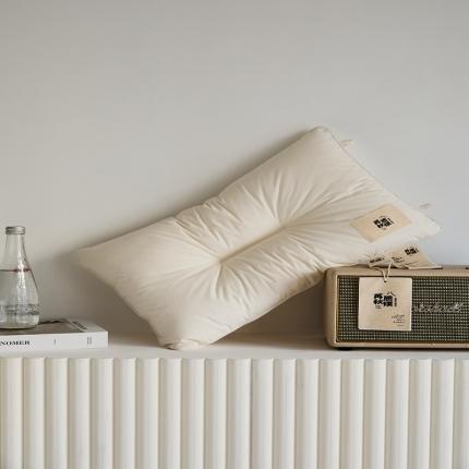 91家纺网 家纺一手货源 找家纺 （总）境月 2022年新款苒秋质璞低度养护枕-儿童款