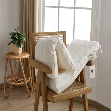 91家纺网 家纺一手货源 找家纺 （总）境月 2022年新款苒秋质璞软管减压枕