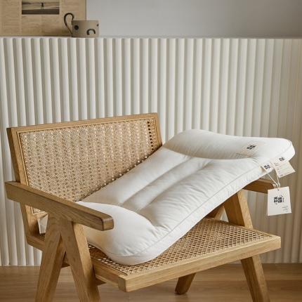 91家纺网 家纺一手货源 找家纺 （总）境月 2022年新款苒秋质璞五分区护睡枕