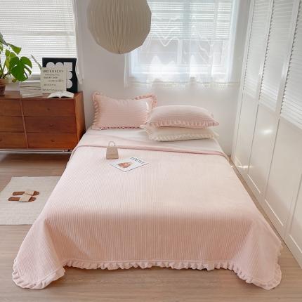 91家纺网 家纺一手货源 找家纺 （总）琳可 2022新荷叶边款哑光牛奶绒夹棉绗缝床盖直播爆款