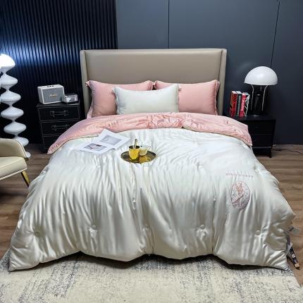 91家纺网 家纺一手货源 找家纺 桂雅居 2022新款黄金蚕丝鲜豆被 樱花白