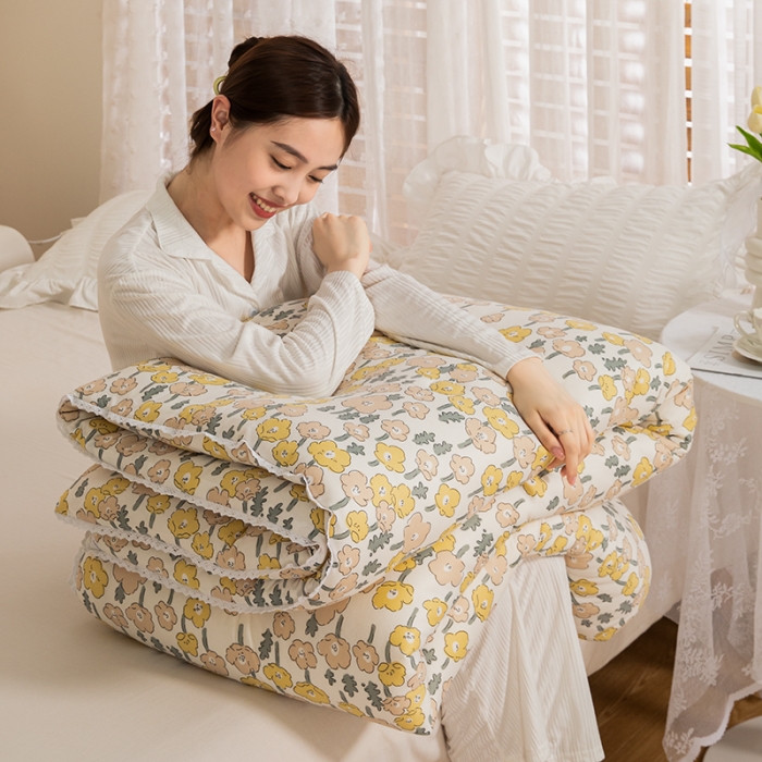 91家纺网 家纺一手货源 找家纺 芯恋 2025新款针织棉大豆被子被芯春秋加厚冬被清新花语