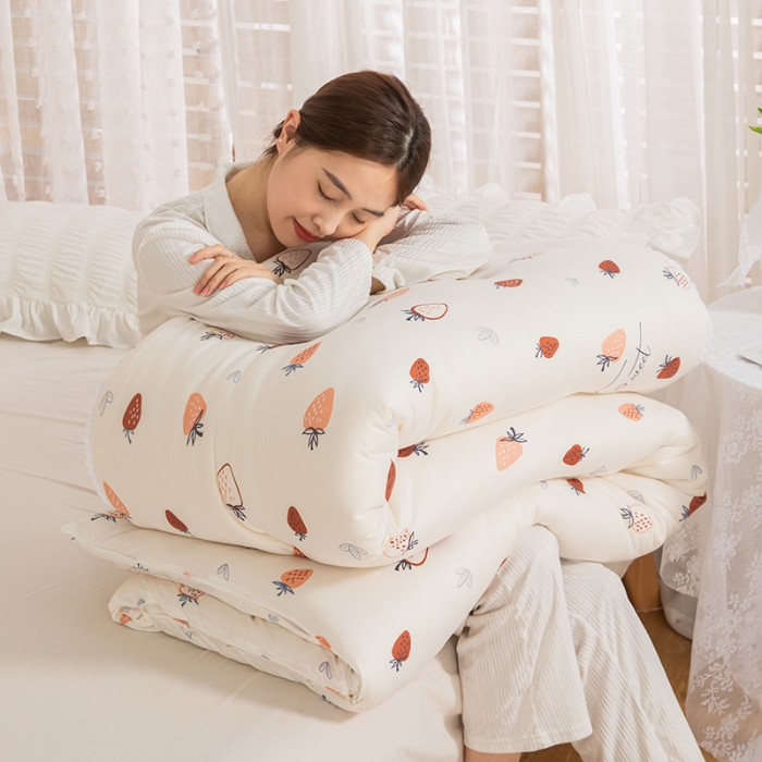 91家纺网 家纺一手货源 找家纺 芯恋 2025款针织棉大豆被子被芯春秋加厚冬被 甜心草莓