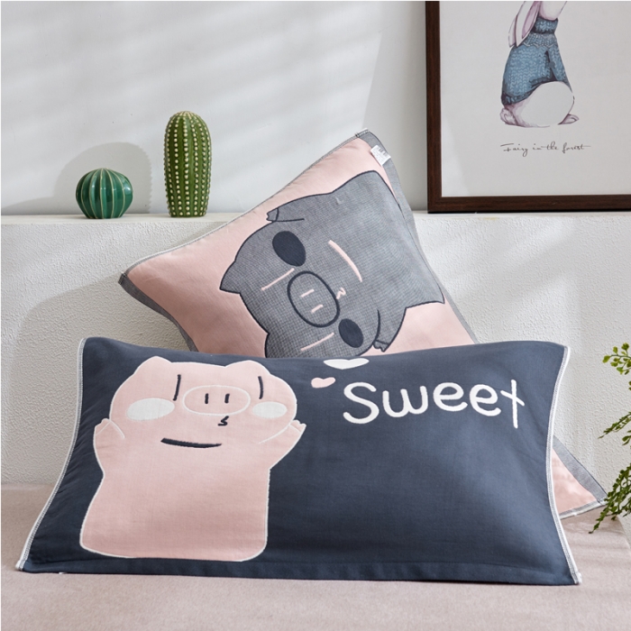 91家纺网 家纺一手货源 找家纺 朴尔 2022新款全棉四层纱布大版花独版枕巾（一对） 甜甜小猪（50*80）