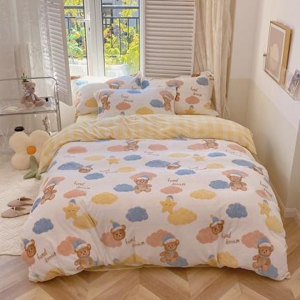 91家纺网 家纺一手货源 找家纺  2022新款秋冬牛奶绒四件套 晚安熊