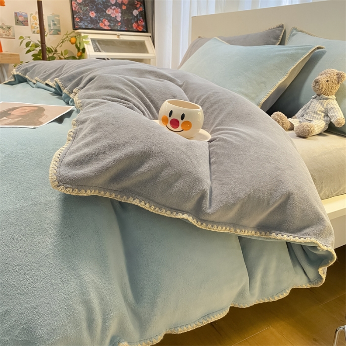 91家纺网 家纺一手货源 找家纺 眠帛家居 2022新款牛奶绒贝壳边四件套 繁星蓝-灰