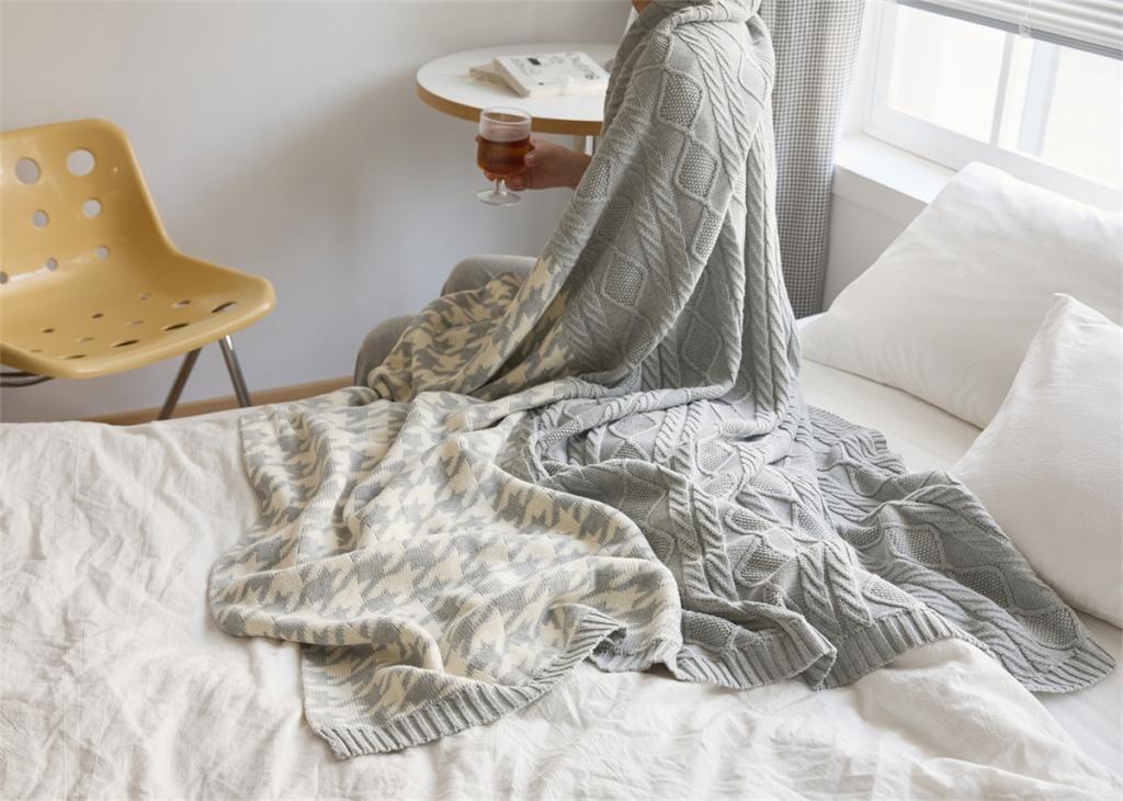 91家纺网 家纺一手货源 找家纺 暖绵绵 新款璃月系列毛毯 灰色毯