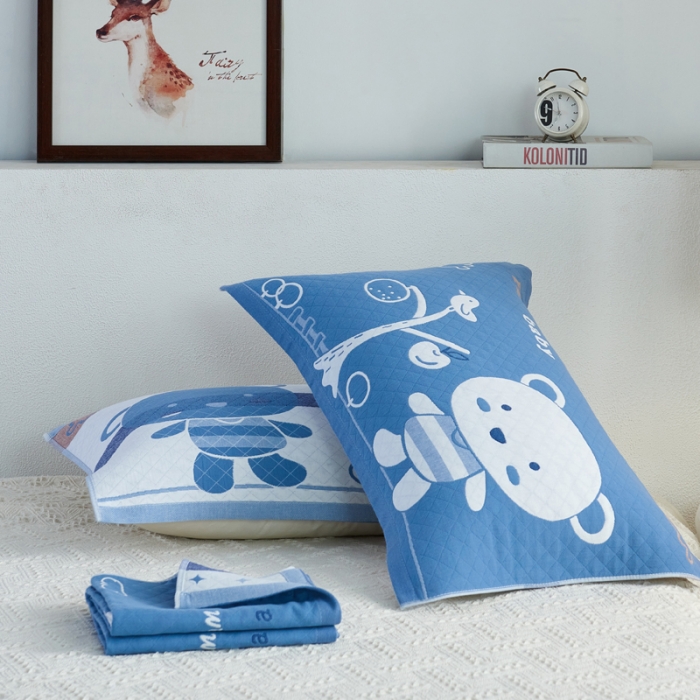 91家纺网 家纺一手货源 找家纺 朴尔 2022新款全棉加厚三层纱布枕巾 布偶熊兰（52*78）