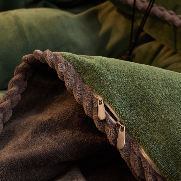 91家纺网 家纺一手货源 找家纺 闲鱼家纺 2025款高克重欧式包边牛奶绒单被套-墨绿