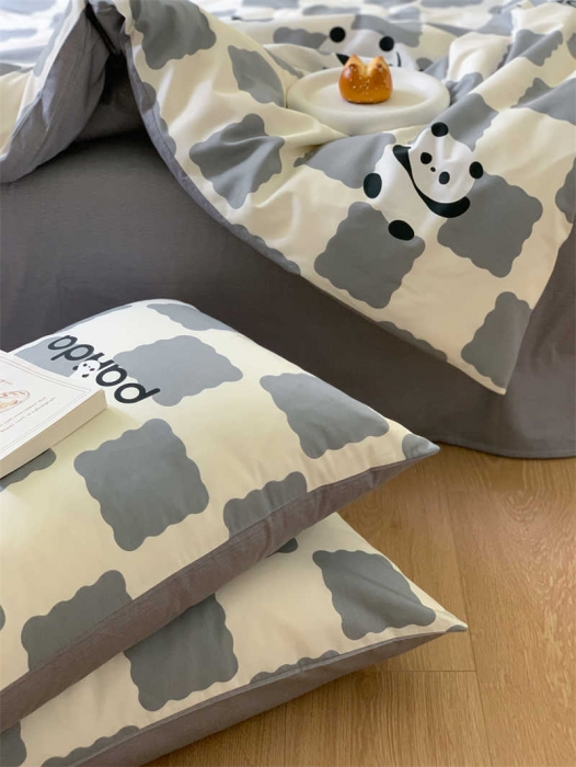 91家纺网 家纺一手货源 找家纺 金丝鸟 2022新款秋冬全棉印花系列四件套 宝宝熊 灰