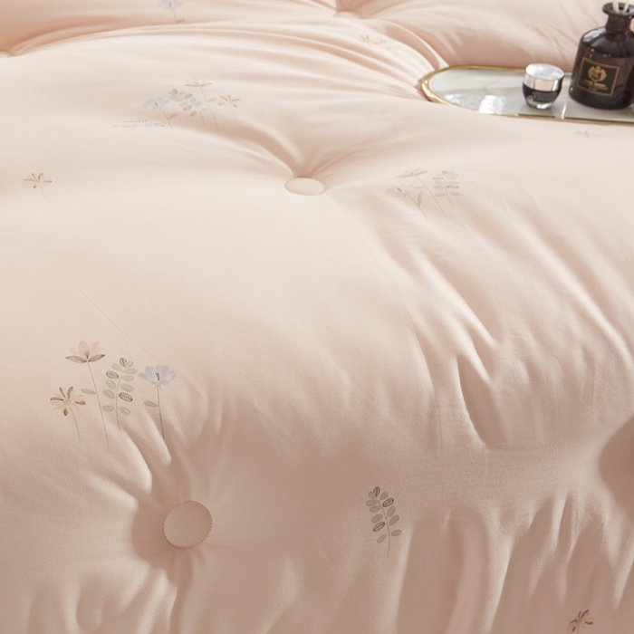 91家纺网 家纺一手货源 找家纺 素玖抱枕被2023新款全棉时尚印花大豆被被子被芯 小清新-玉