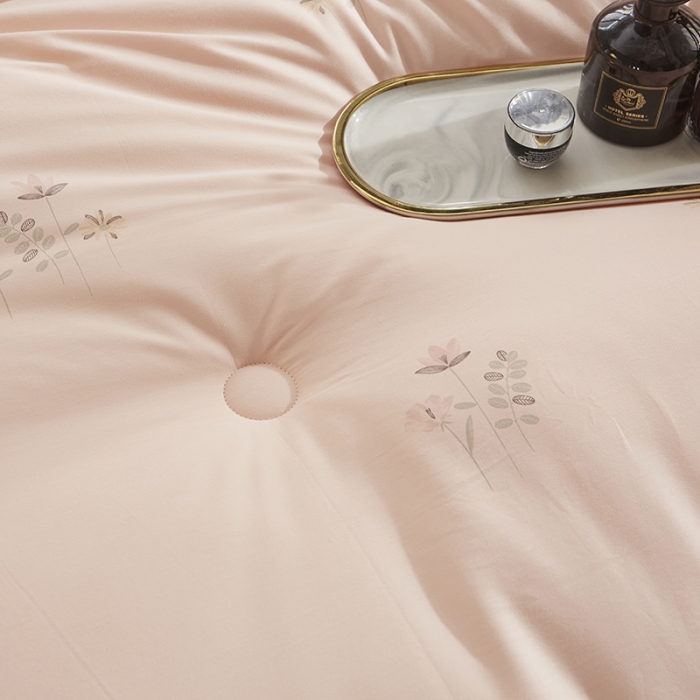 91家纺网 家纺一手货源 找家纺 素玖抱枕被2023新款全棉时尚印花大豆被被子被芯 小清新-玉