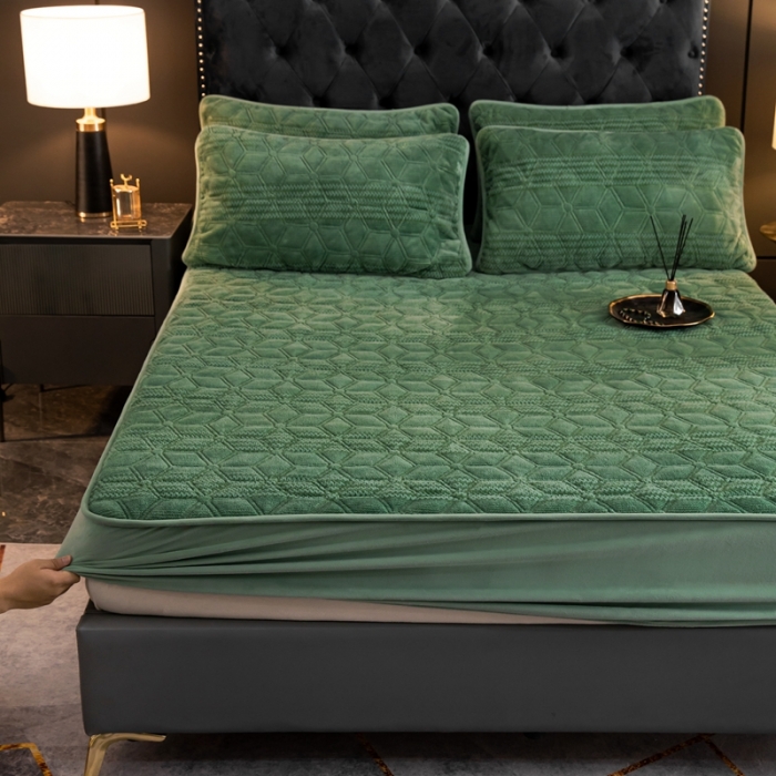 91家纺网 家纺一手货源 找家纺 凡客家居 2022新款加厚牛奶绒夹棉床笠 草绿