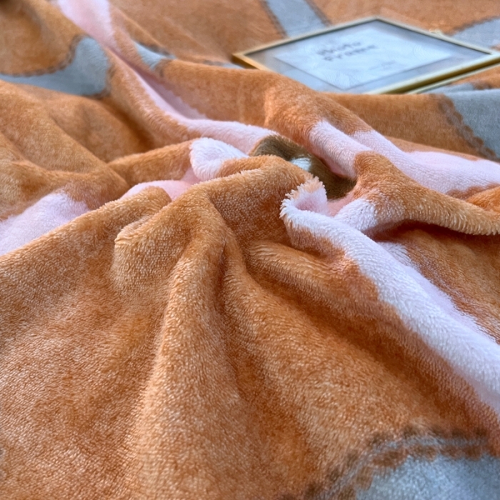 91家纺网 家纺一手货源 找家纺 凡客家居 2022新款牛奶绒印花系列四件套 爱丁堡-桔